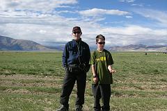 
Peter Ryan and Jerome Ryan rocked to an Ipod as Sadim and crew fixed the Land cruiser near Peiko Tso. Cool!
